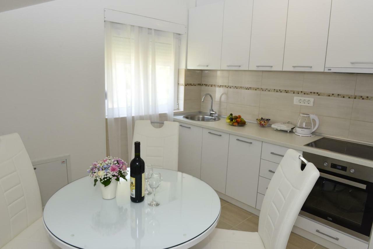 Apartmani Stefanija Tivat Eksteriør bilde